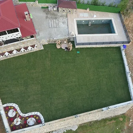 Harika Manzarali Havuzlu *
