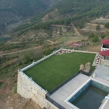 Harika Manzarali Havuzlu Hotel *